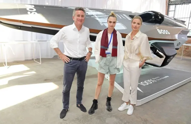 Cara Delevingne photo 14 of 1469