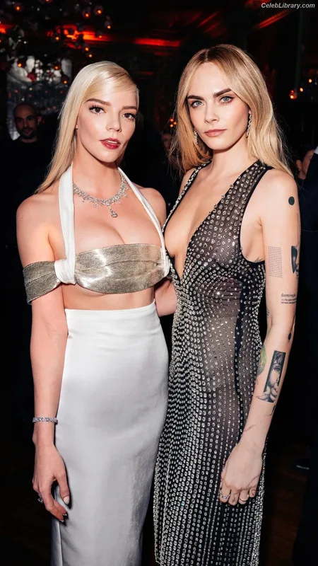 Cara Delevingne photo 22 of 1469