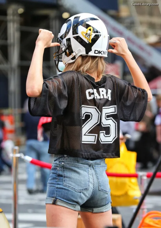 Cara Delevingne photo 14 of 1469