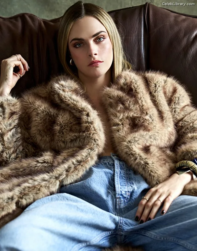 Cara Delevingne photo 19 of 1469