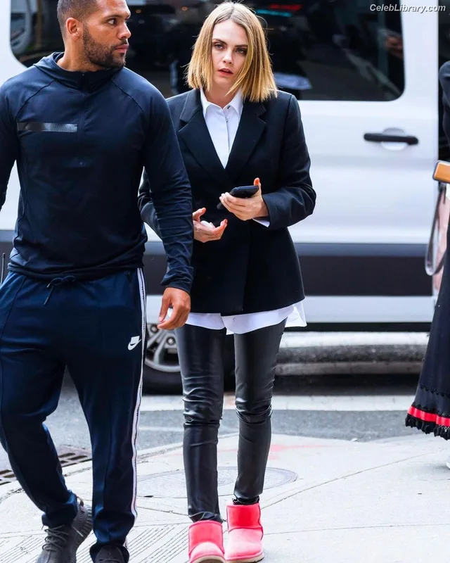 Cara Delevingne photo 11 of 1469