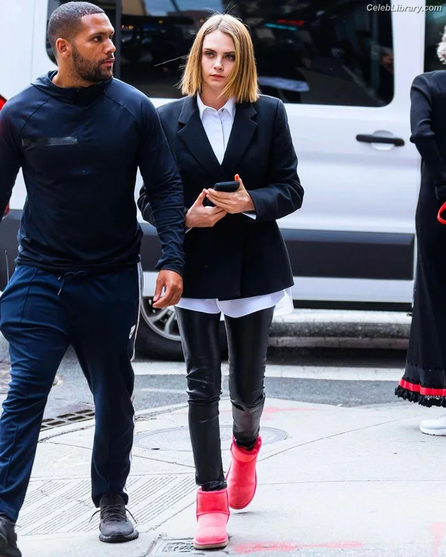 Cara Delevingne photo 24 of 1469