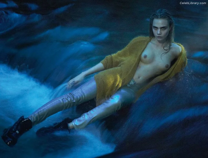 Cara Delevingne photo 3 of 1469