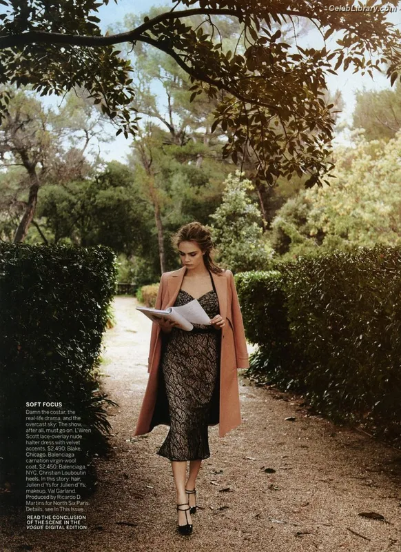 Cara Delevingne photo 8 of 1469
