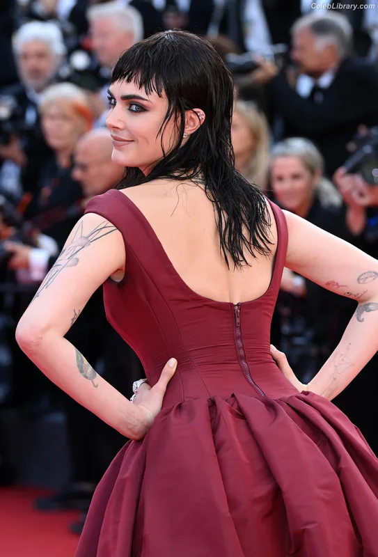 Cara Delevingne photo 19 of 1469