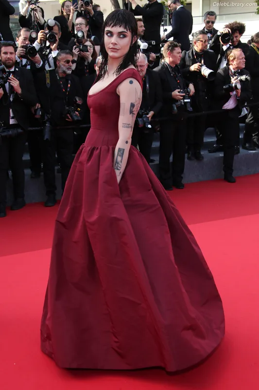 Cara Delevingne photo 6 of 1469