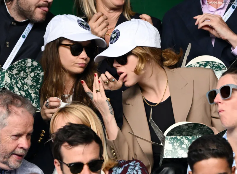 Cara Delevingne photo 12 of 1469