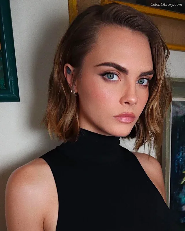 Cara Delevingne photo 22 of 1469