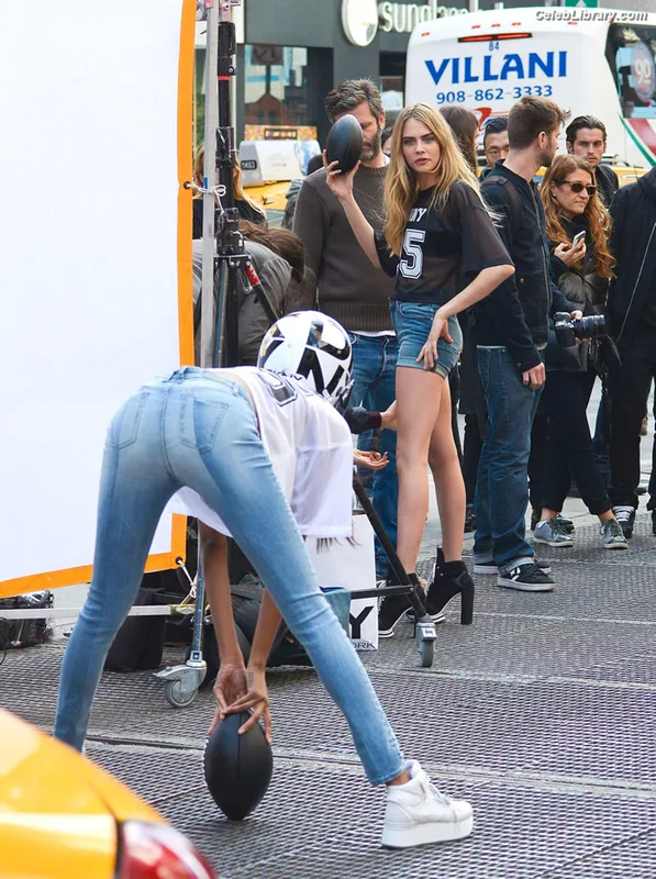 Cara Delevingne photo 15 of 1469