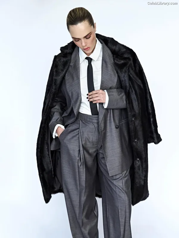 Cara Delevingne photo 19 of 1469