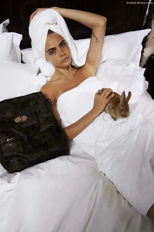 Cara Delevingne photo 5 of 1469