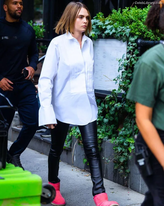 Cara Delevingne photo 15 of 1469