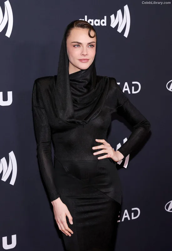 Cara Delevingne photo 18 of 1469