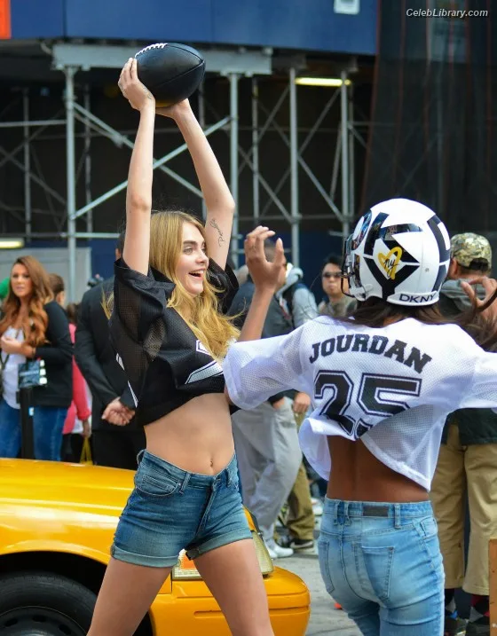 Cara Delevingne photo 17 of 1469
