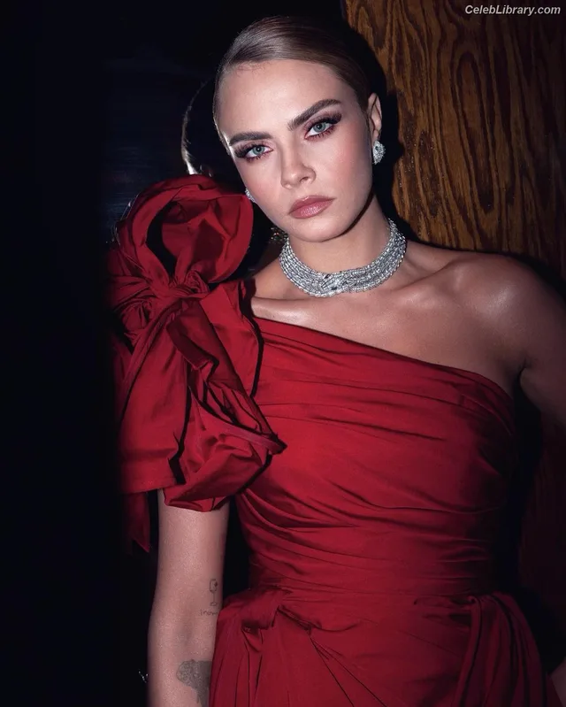 Cara Delevingne photo 24 of 1469
