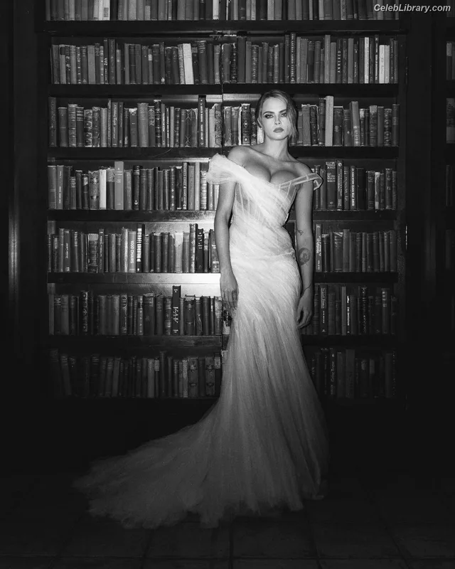 Cara Delevingne photo 2 of 1469