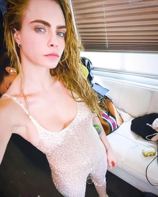 Cara Delevingne photo 6 of 1469