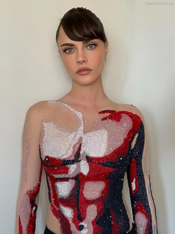 Cara Delevingne photo 17 of 1469