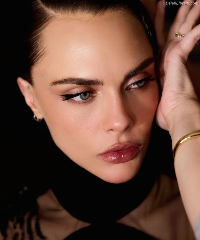 Cara Delevingne photo 5 of 1469
