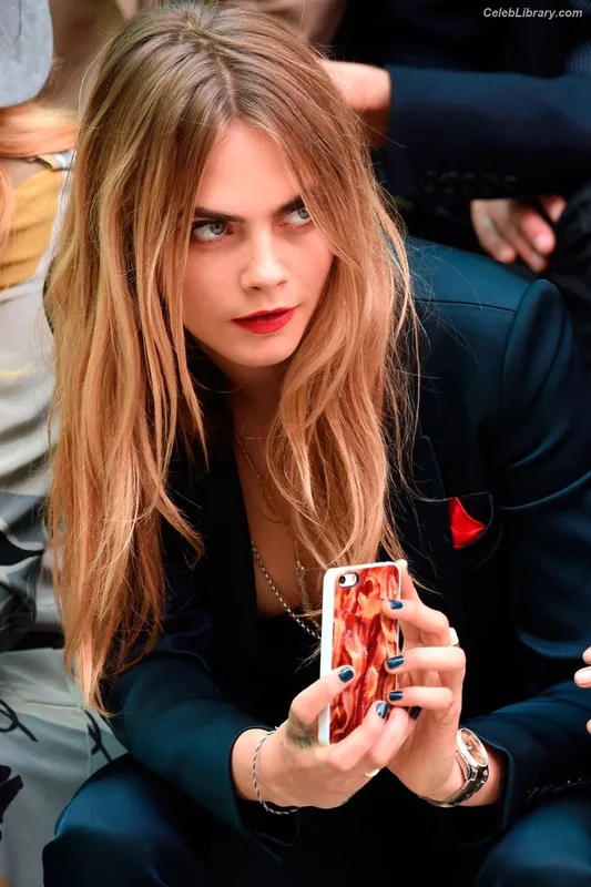 Cara Delevingne photo 10 of 1469