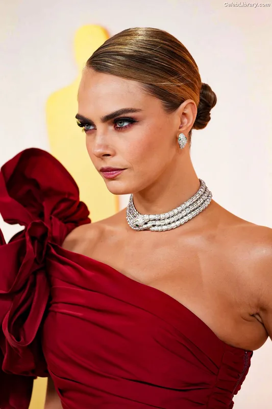 Cara Delevingne photo 13 of 1469