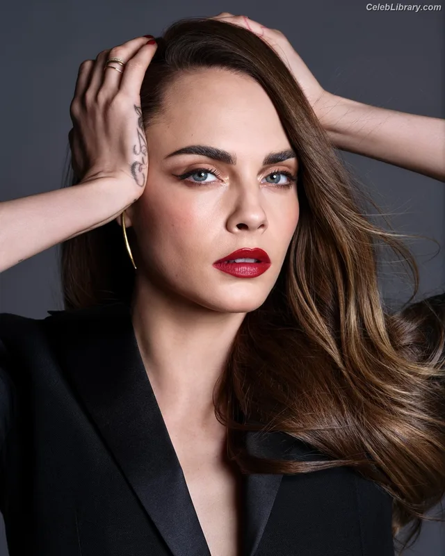 Cara Delevingne photo 18 of 1469