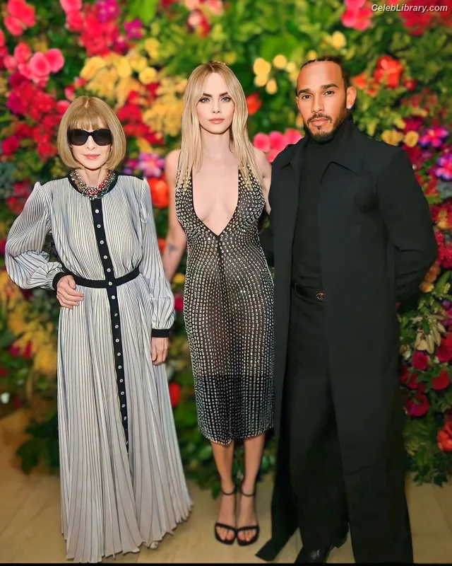Cara Delevingne photo 16 of 1469