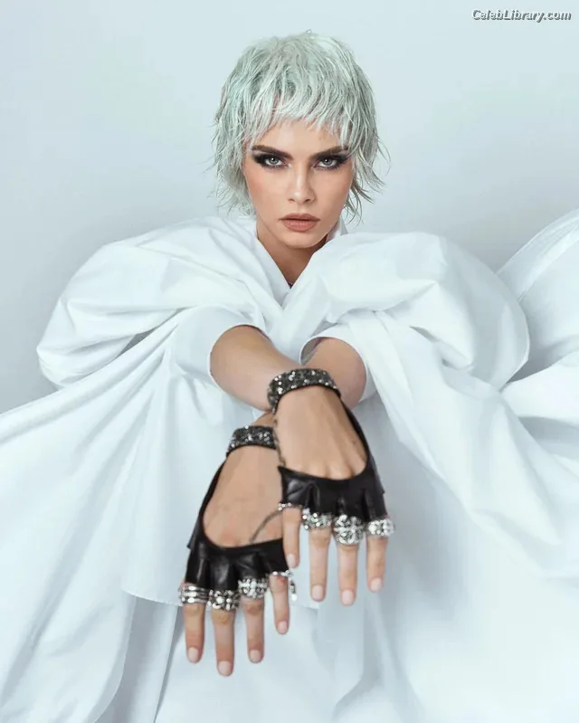 Cara Delevingne photo 11 of 1469