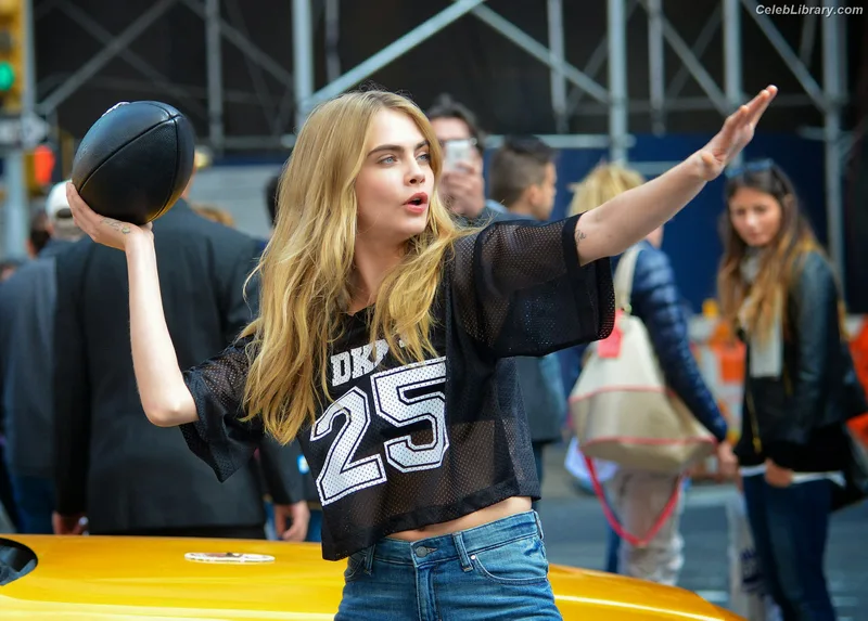 Cara Delevingne photo 1 of 1469