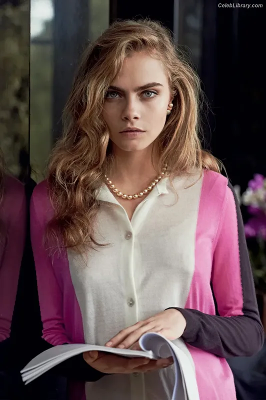 Cara Delevingne photo 3 of 1469