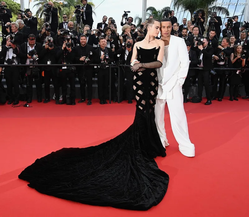 Cara Delevingne photo 5 of 1469