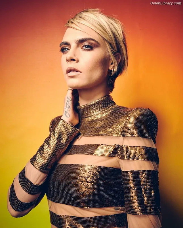 Cara Delevingne photo 17 of 1469