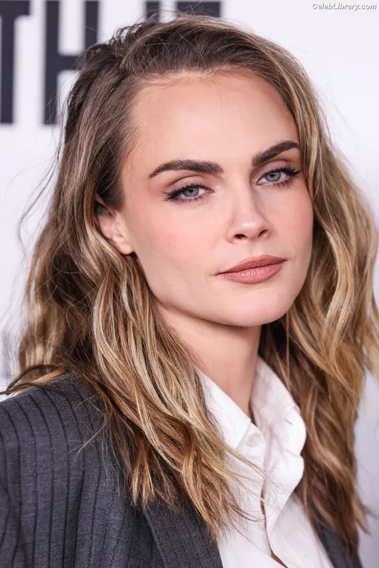 Cara Delevingne photo 22 of 1469