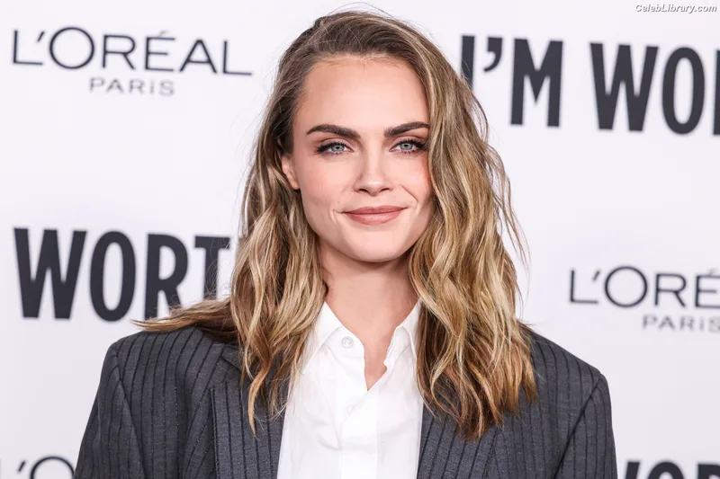 Cara Delevingne photo 24 of 1469