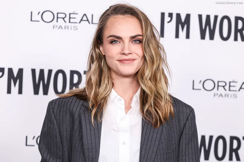 Cara Delevingne photo 1 of 1469