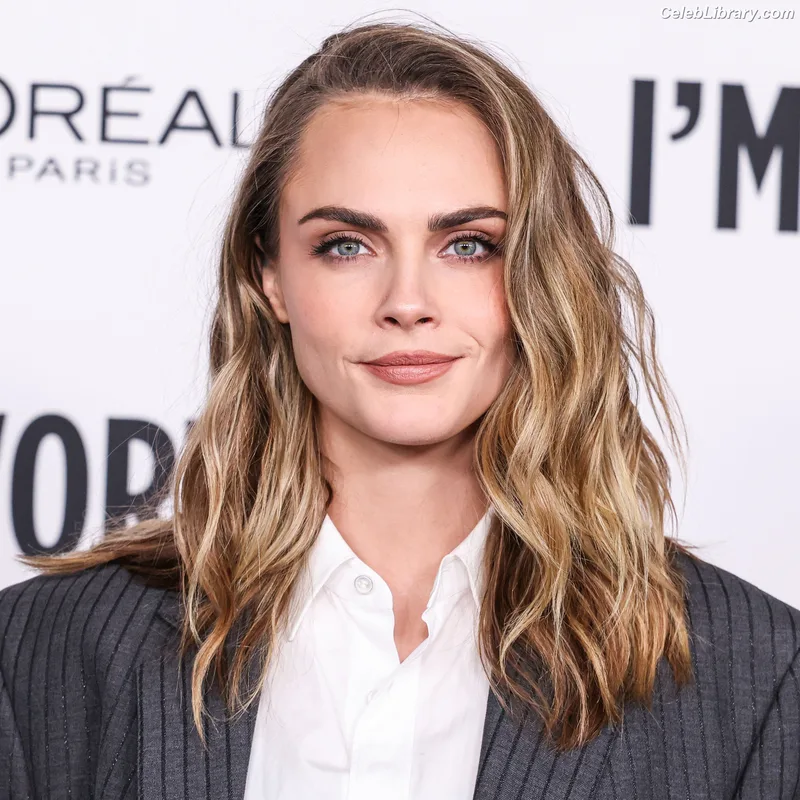 Cara Delevingne photo 2 of 1469