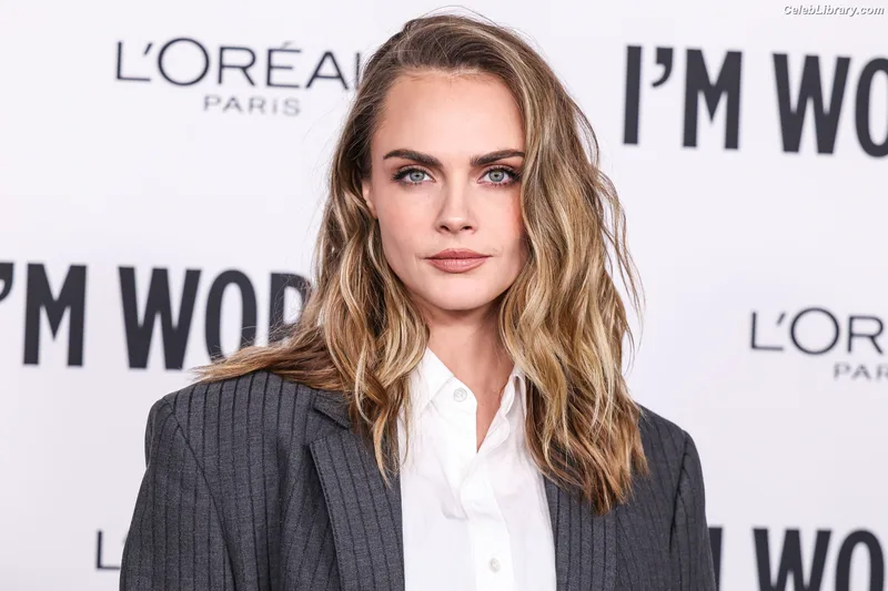 Cara Delevingne photo 5 of 1469