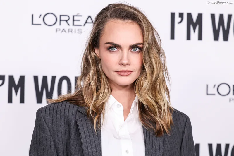Cara Delevingne photo 6 of 1469