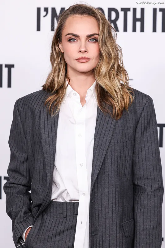Cara Delevingne photo 10 of 1469