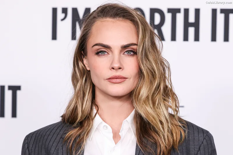 Cara Delevingne photo 11 of 1469
