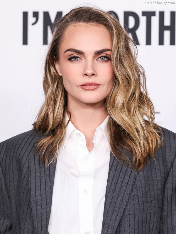 Cara Delevingne photo 12 of 1469