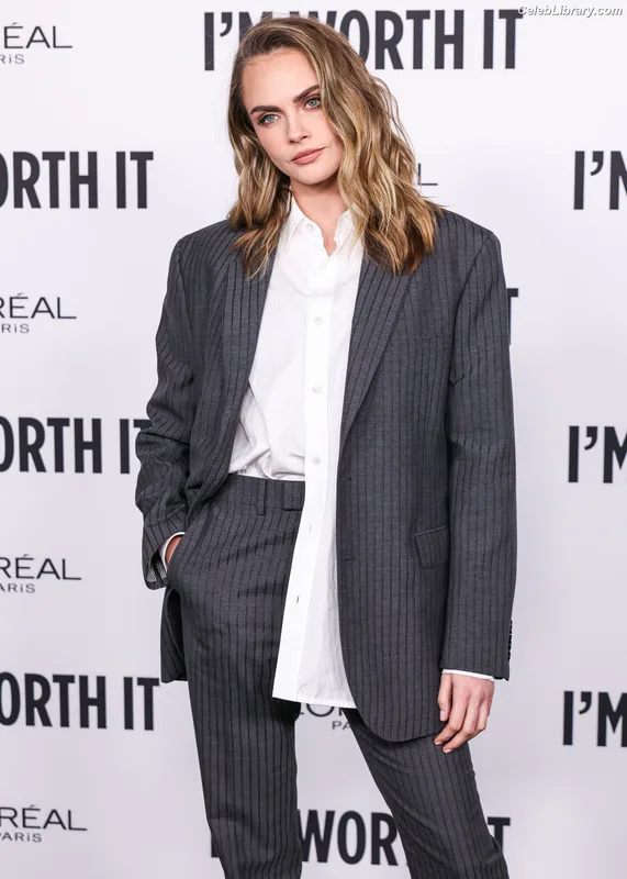 Cara Delevingne photo 14 of 1469