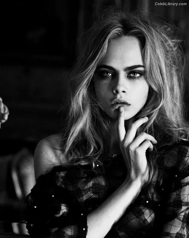 Cara Delevingne photo 5 of 1469