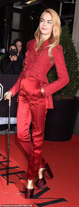 Cara Delevingne photo 9 of 1469