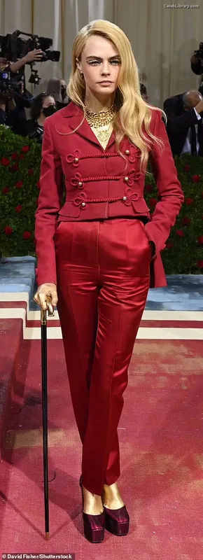 Cara Delevingne photo 15 of 1469