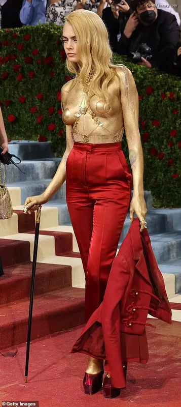 Cara Delevingne photo 21 of 1469