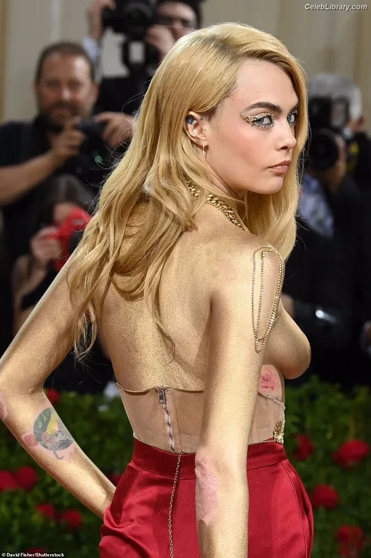 Cara Delevingne photo 24 of 1469