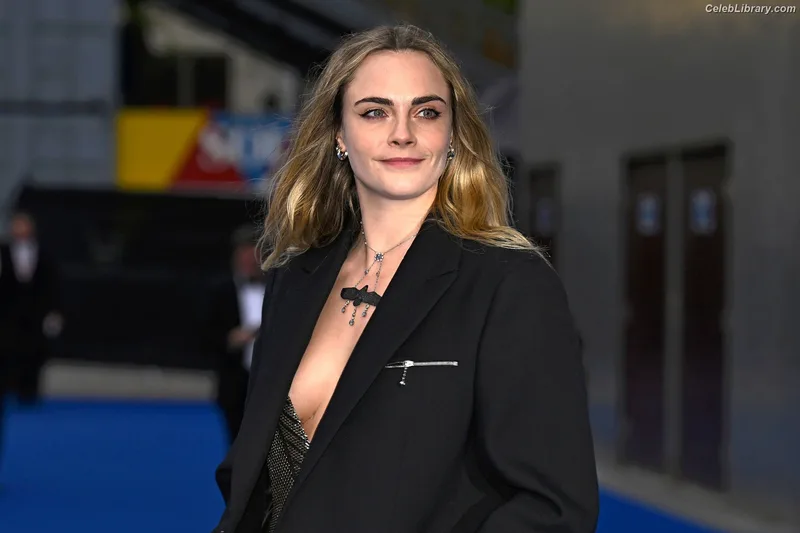 Cara Delevingne photo 6 of 1469