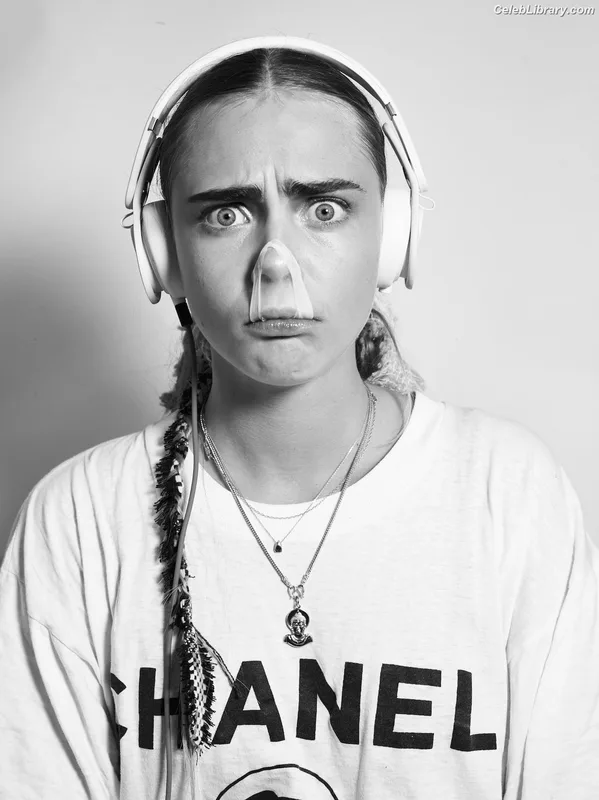 Cara Delevingne photo 13 of 1469