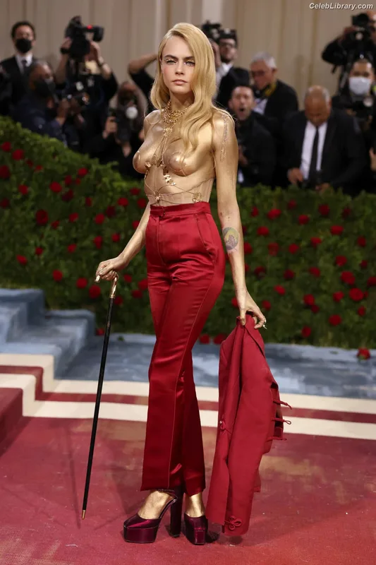 Cara Delevingne photo 22 of 1469
